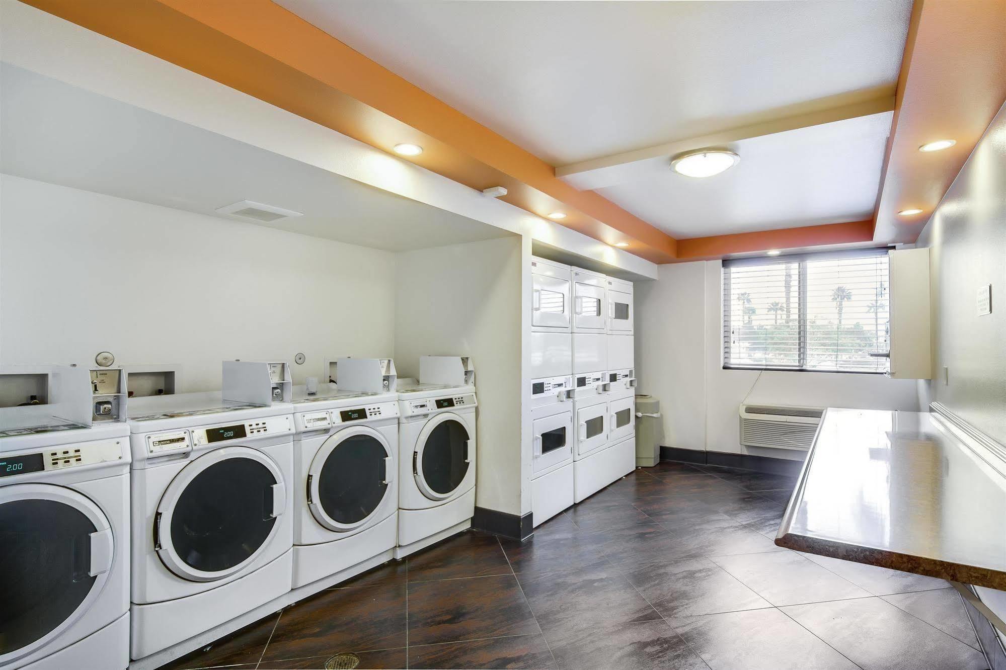 Motel 6-Carson, Ca (Adults Only) מראה חיצוני תמונה